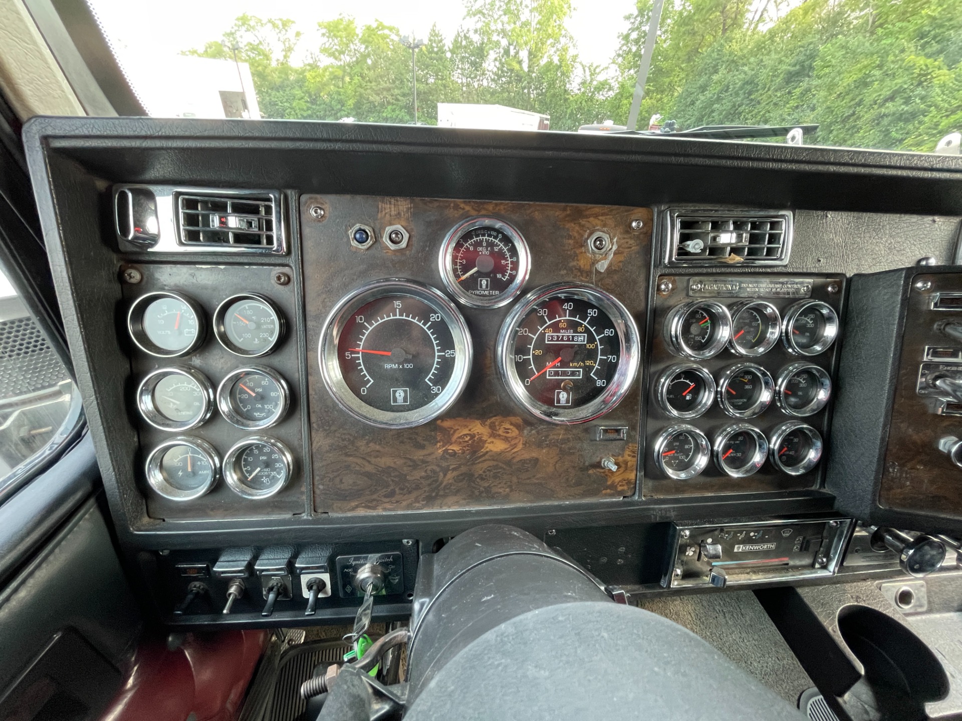 Used-1996-Kenworth-W900-L-Sleeper-Cab---Detroit-Diesel---RECENT-OVERHAUL