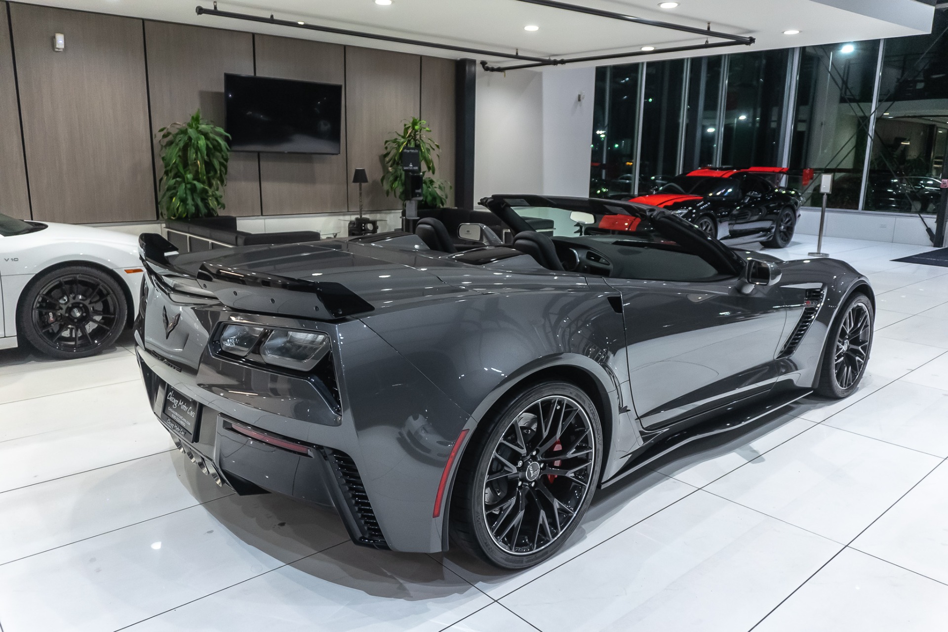 Used-2016-Chevrolet-Corvette-Z06-3LZ-Convertible-7-Speed-Manual-wCarbon-Fiber-Pkg