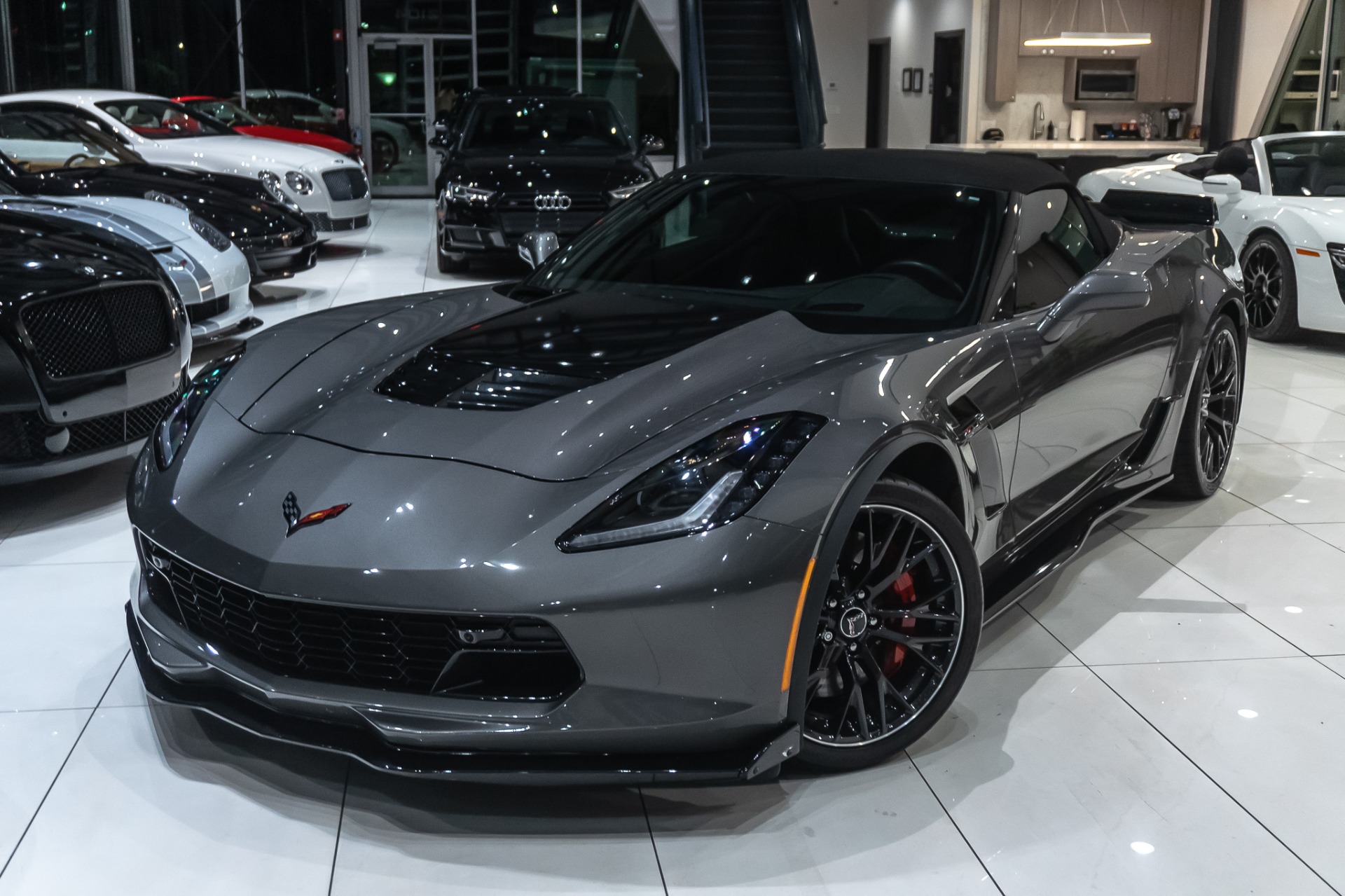 Used-2016-Chevrolet-Corvette-Z06-3LZ-Convertible-7-Speed-Manual-wCarbon-Fiber-Pkg