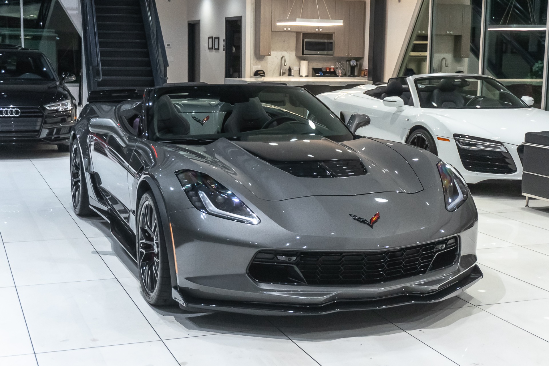 Used-2016-Chevrolet-Corvette-Z06-3LZ-Convertible-7-Speed-Manual-wCarbon-Fiber-Pkg