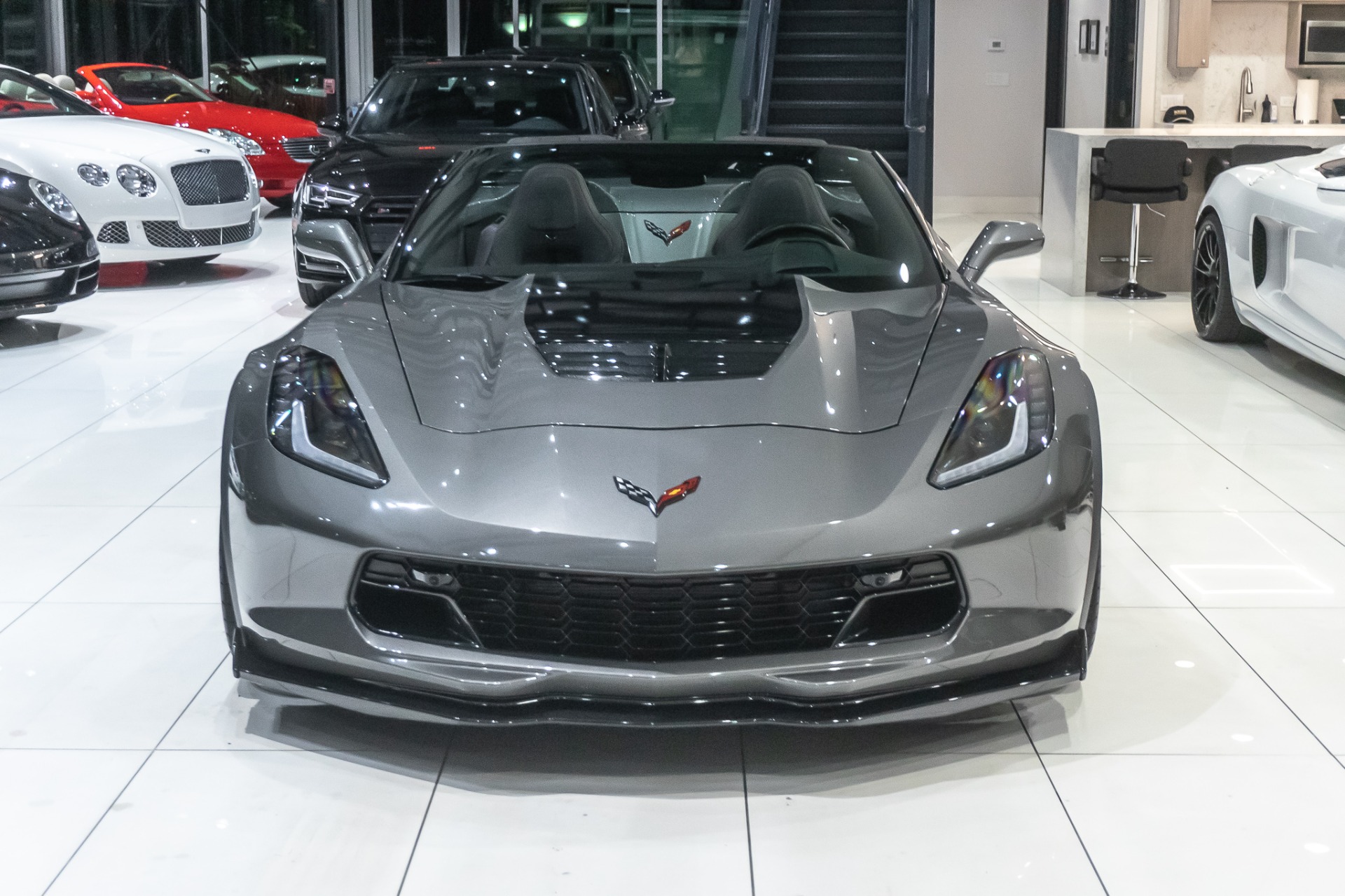 Used-2016-Chevrolet-Corvette-Z06-3LZ-Convertible-7-Speed-Manual-wCarbon-Fiber-Pkg