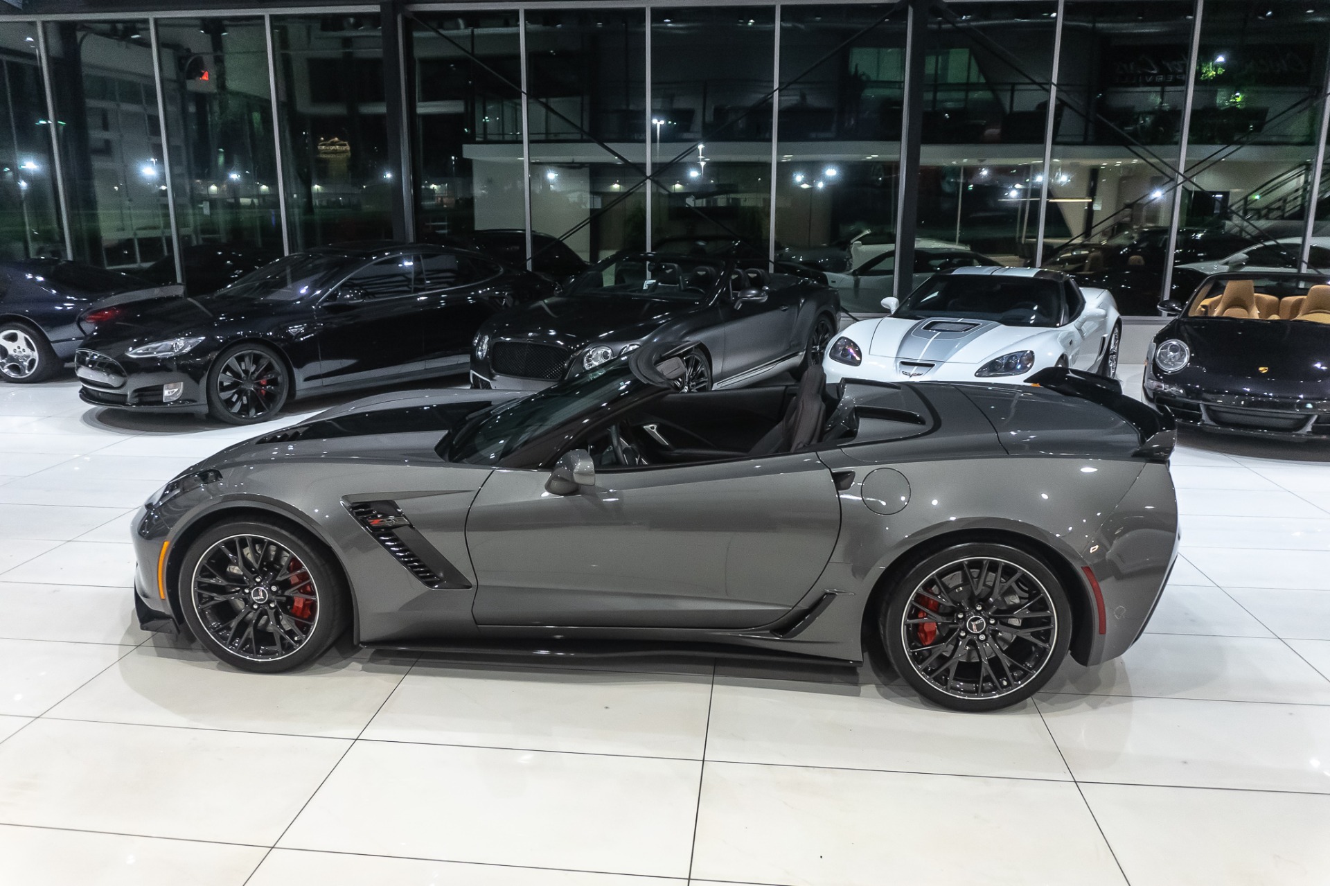 Used-2016-Chevrolet-Corvette-Z06-3LZ-Convertible-7-Speed-Manual-wCarbon-Fiber-Pkg