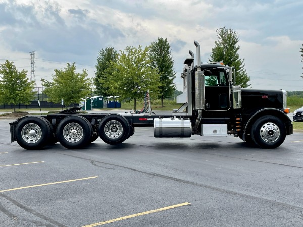 Used 2007 Peterbilt 379 Tri-Axle Day Cab - CAT DIESEL - 450 HP - 13 Speed Manual - 40K Rears for sale Sold at Chicago Motor Cars in West Chicago IL 60185 4