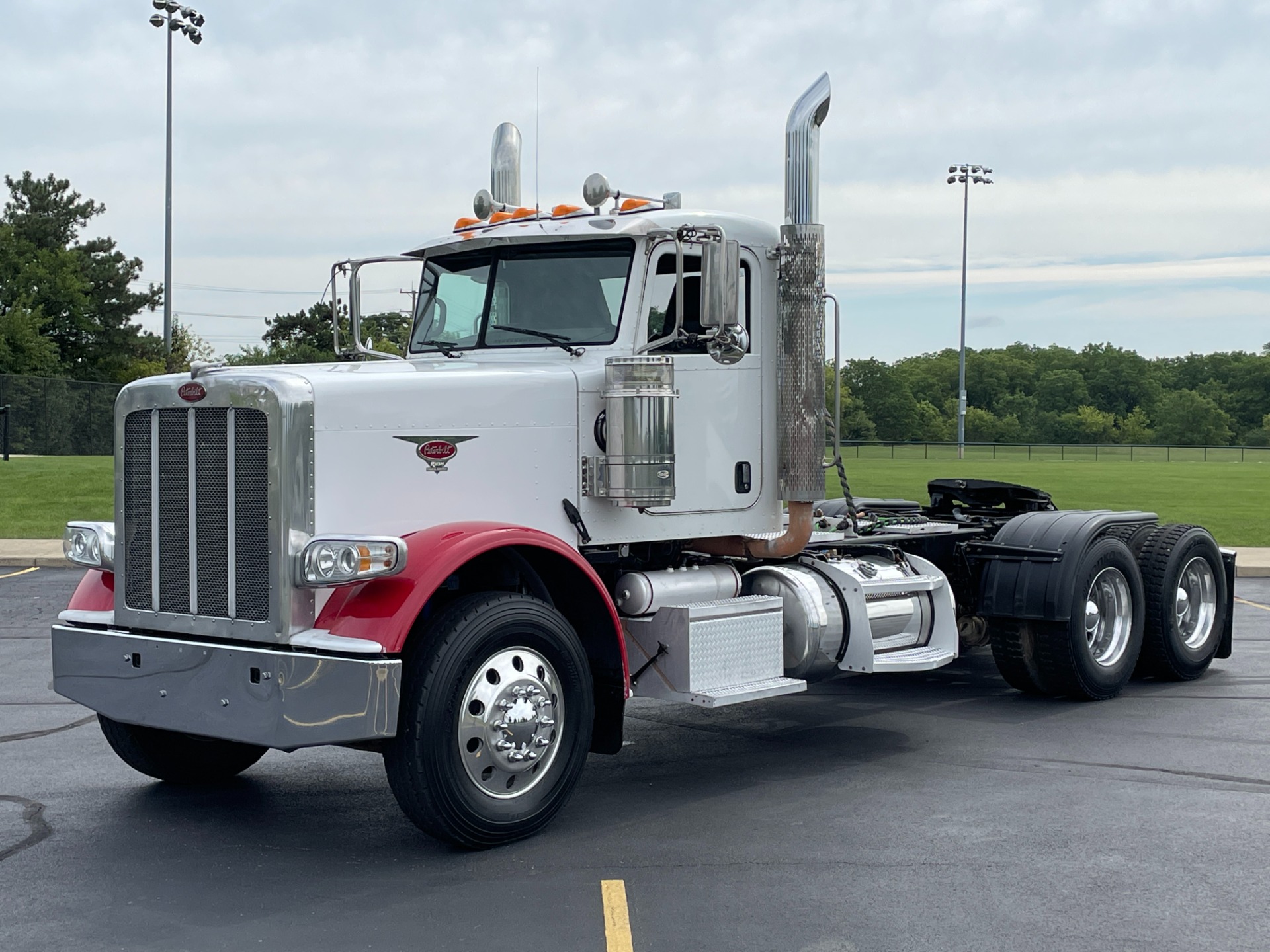 M様 Used 2015 Peterbilt 389 Day Cab-Cummins ISX15-485hp-18 Speed-46K