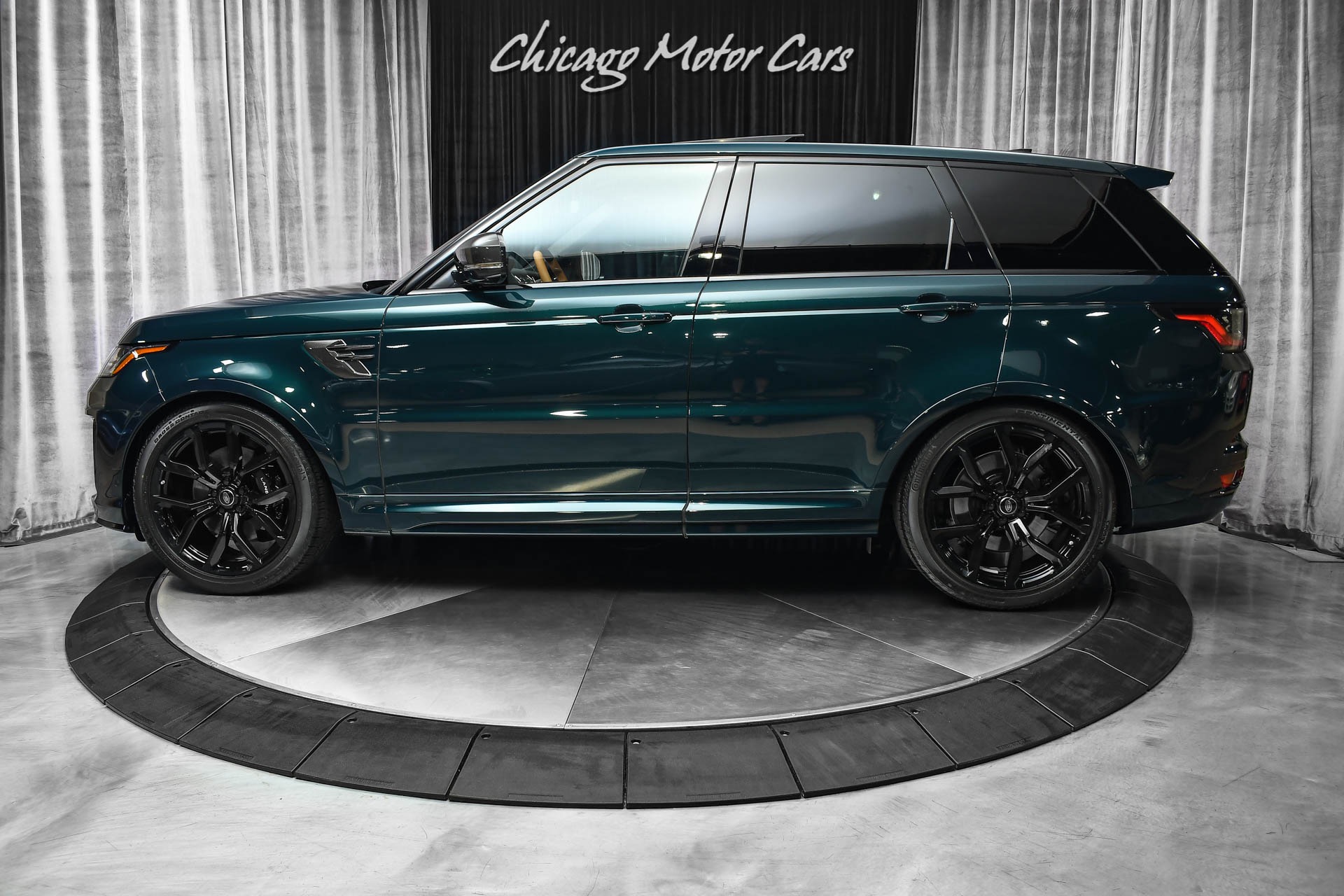 Used-2021-Land-Rover-Range-Rover-Sport-SVR-RARE-SPEC-ONLY-3208-MILES-CARBON-FIBER-EXTERIOR-PKG-SVO-PAINT