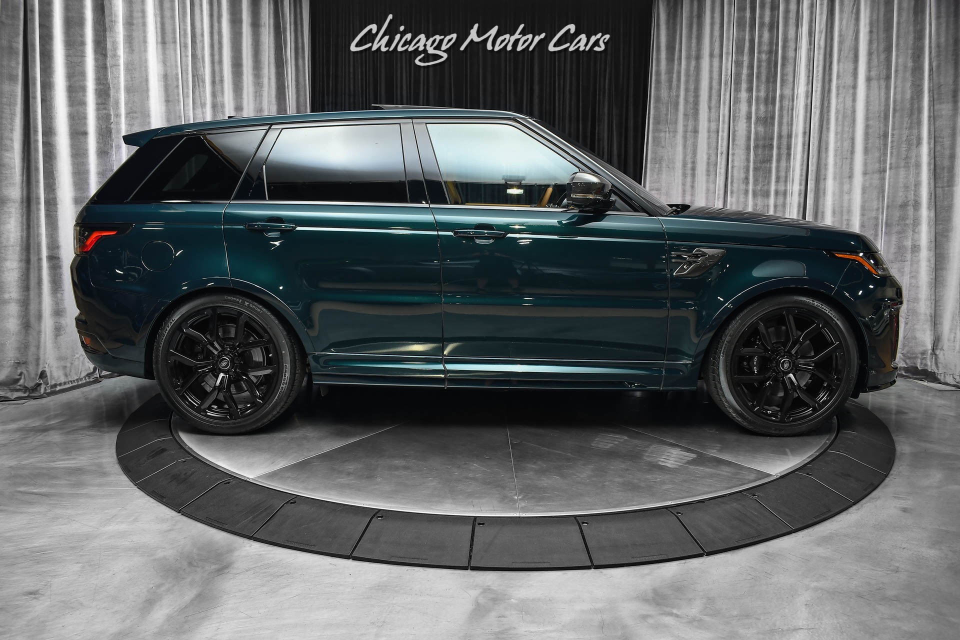 Used-2021-Land-Rover-Range-Rover-Sport-SVR-RARE-SPEC-ONLY-3208-MILES-CARBON-FIBER-EXTERIOR-PKG-SVO-PAINT