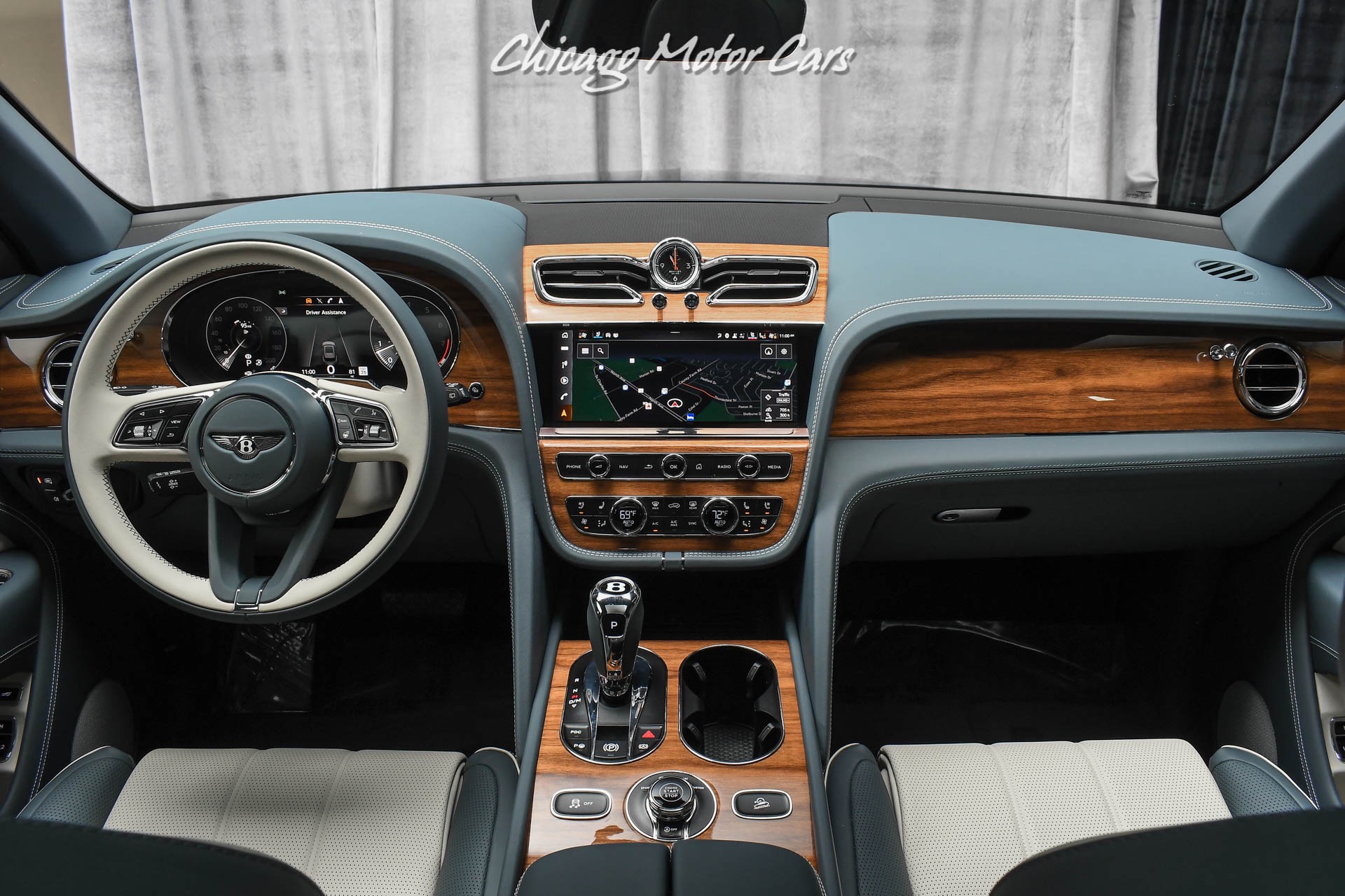 Used-2021-Bentley-Bentayga-V8-Gorgeous-Color-Combo-21-Turned-Wheels-Pano-Roof