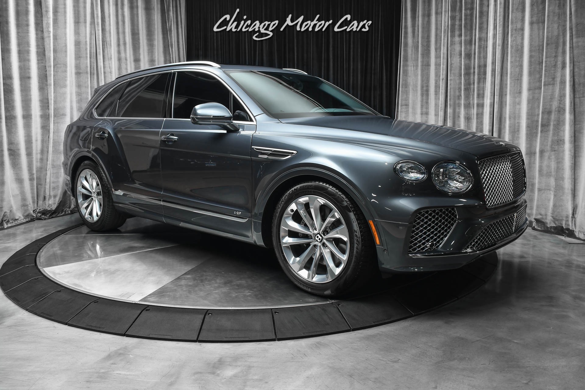 Used-2021-Bentley-Bentayga-V8-Gorgeous-Color-Combo-21-Turned-Wheels-Pano-Roof