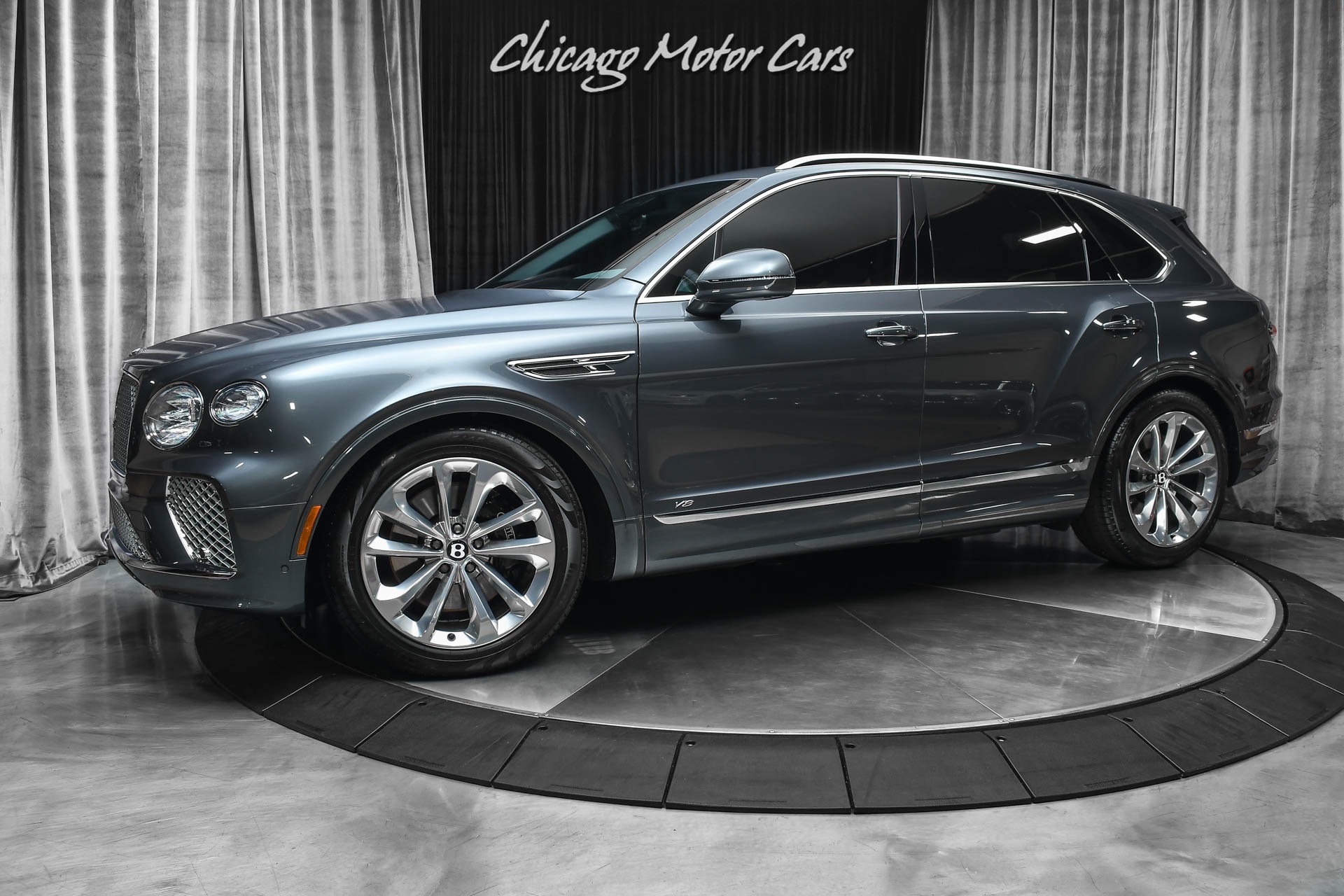 Used-2021-Bentley-Bentayga-V8-Gorgeous-Color-Combo-21-Turned-Wheels-Pano-Roof