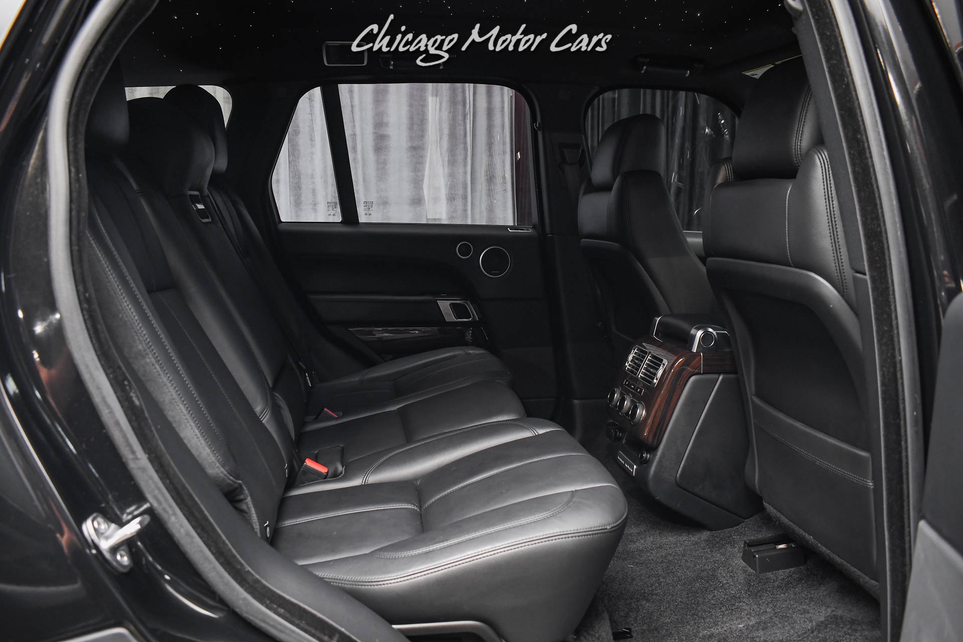 https://www.chicagomotorcars.com/imagetag/8620/28/l/Used-2015-Land-Rover-Range-Rover-HSE-SUV-STARLIGHT-HEADLINER-MATTE-WHITE-Wrap-Stunning.jpg