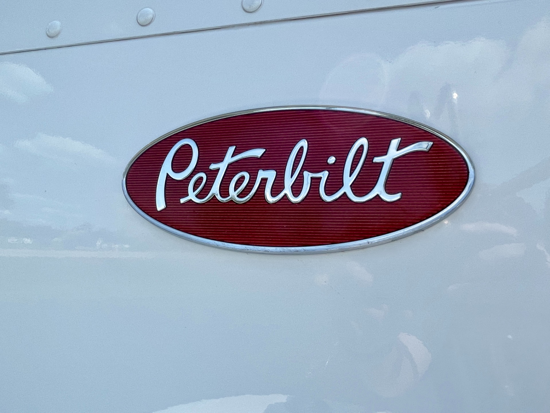 Used-2009-Peterbilt-388-Day-Cab---C15-ACERT---475-Horsepower---WET-KIT