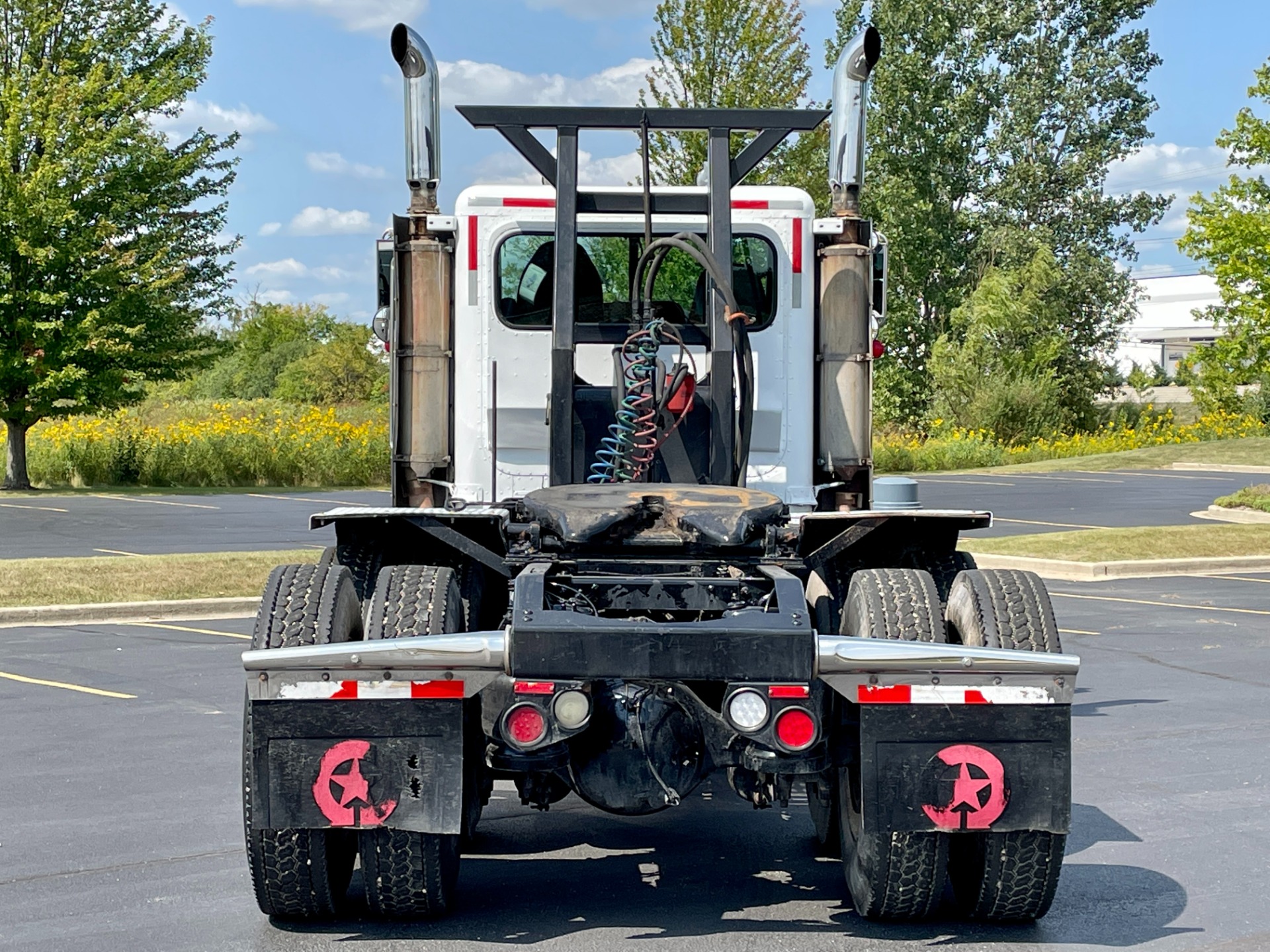 Used-2009-Peterbilt-388-Day-Cab---C15-ACERT---475-Horsepower---WET-KIT