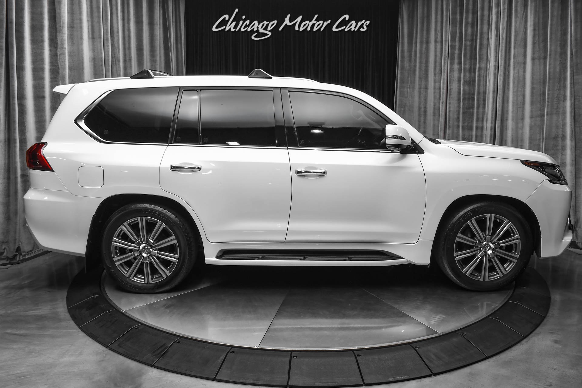 Used-2017-Lexus-LX570-SUV-TV-DVD-4X4-3rd-Seating-LOADED-Pearl-White