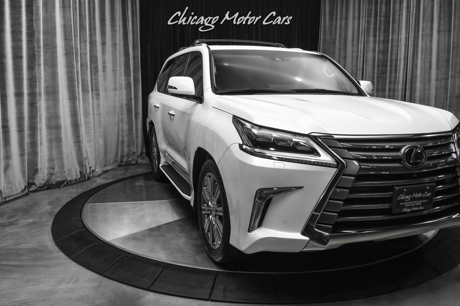 Used-2017-Lexus-LX570-SUV-TV-DVD-4X4-3rd-Seating-LOADED-Pearl-White