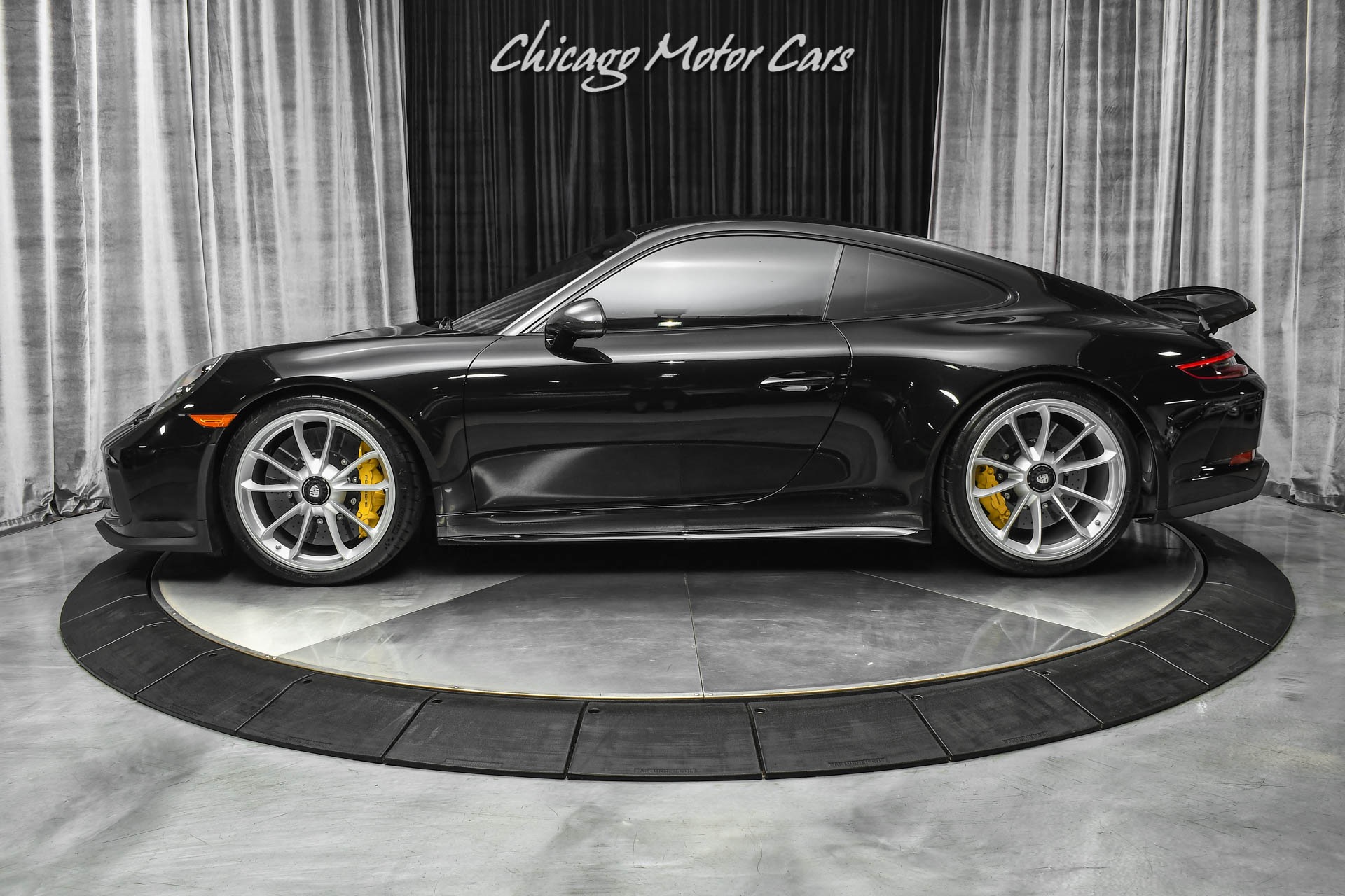 Used-2018-Porsche-911-GT3-Touring-Coupe-PCCB-6-Speed-Manual-Transmission-18-Way-Sport-Seats