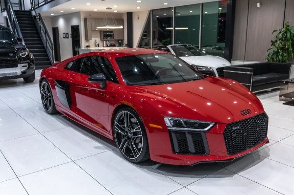Used 2017 Audi R8 5.2 Quattro V10 Coupe Competition Seats +Front Paint Protection Film for sale Sold at Chicago Motor Cars in West Chicago IL 60185 6