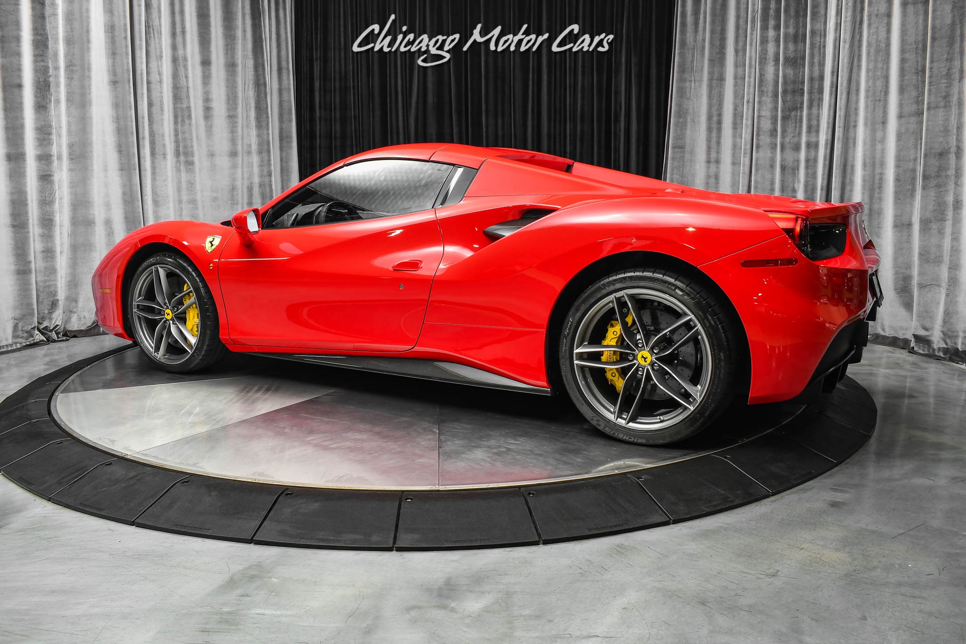 Used-2019-Ferrari-488-Spider-Only-1700-Miles-Carbon-Fiber-Everywhere-Optioned-Extremely-Well