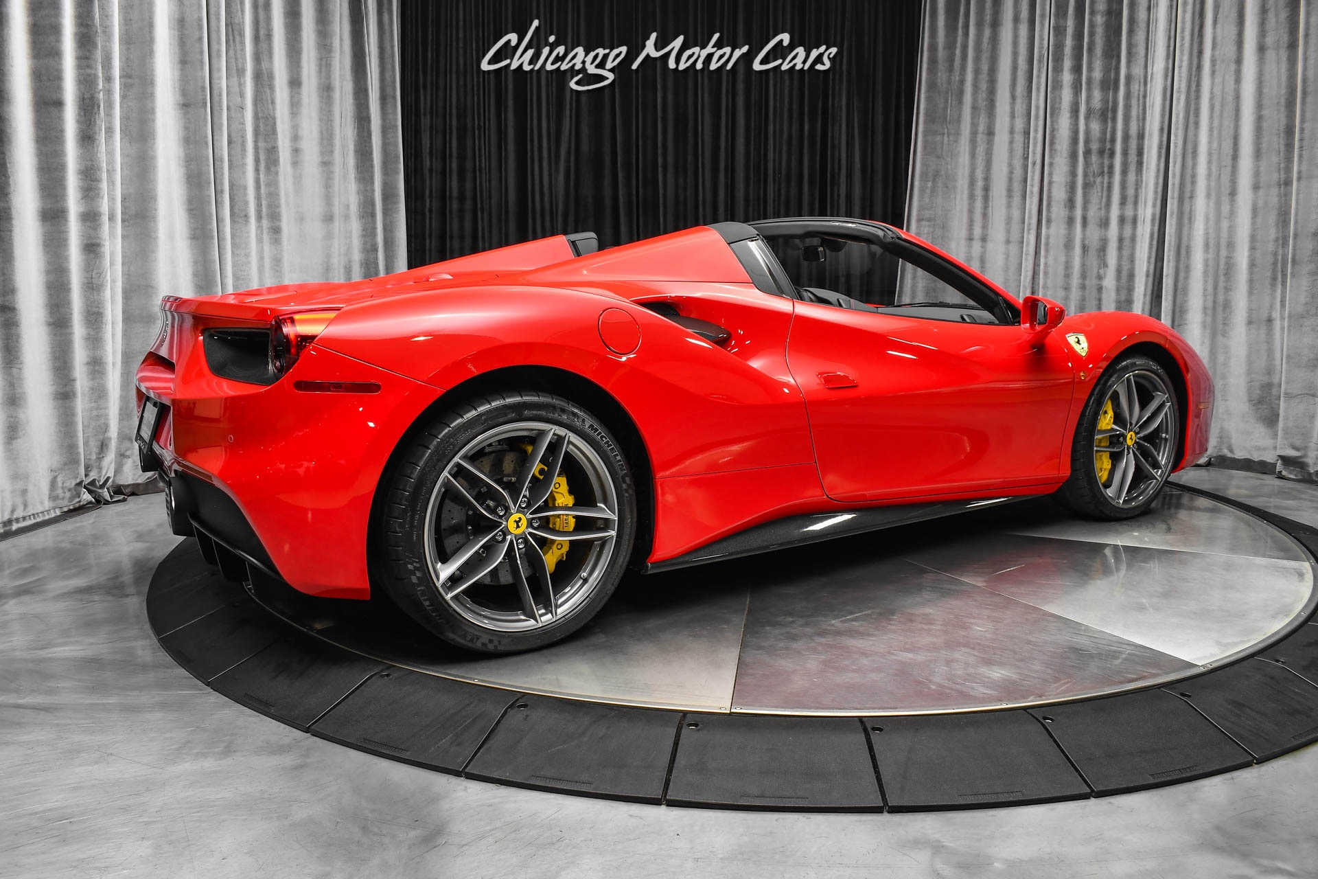 Used-2019-Ferrari-488-Spider-Only-1700-Miles-Carbon-Fiber-Everywhere-Optioned-Extremely-Well