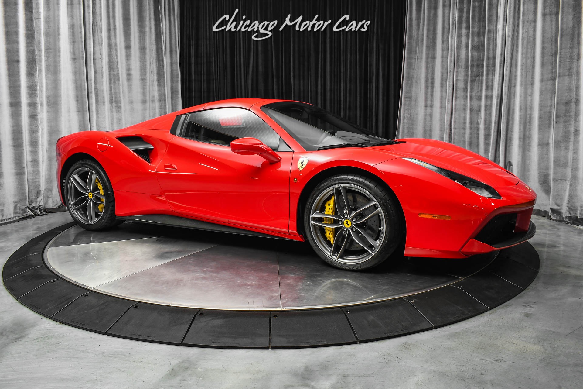 Used-2019-Ferrari-488-Spider-Only-1700-Miles-Carbon-Fiber-Everywhere-Optioned-Extremely-Well