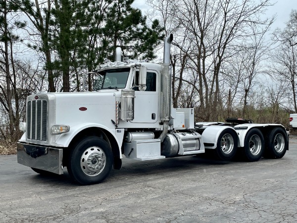Used 2009 Peterbilt 388 Day Cab - Cummins ISX15 - 550 HP - WET KIT for sale Sold at Chicago Motor Cars in West Chicago IL 60185 1