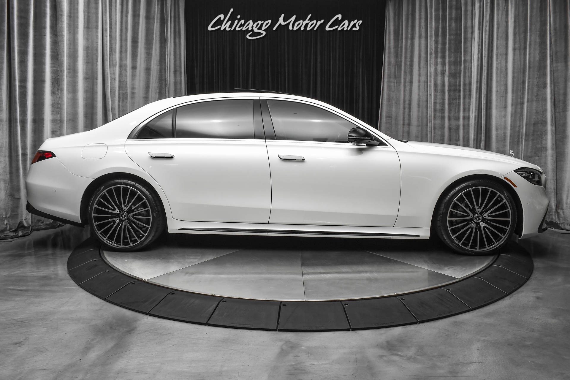 Used-2021-Mercedes-Benz-S580-4-Matic-Sedan-AMG-Line-Package-21s-Night-Package-LOADED-Designo-Diamond-White