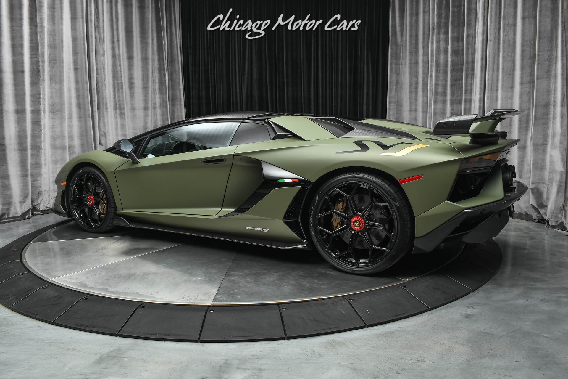 Used-2020-Lamborghini-Aventador-LP770-4-SVJ-Roadster-RARE-Paint-LOADED-Carbon-Fiber-FULL-Ad-Personam