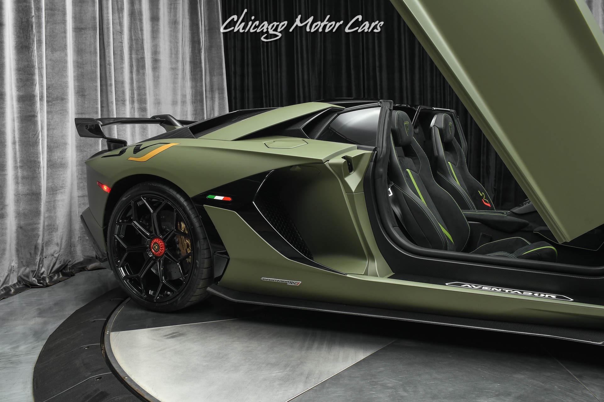 Used-2020-Lamborghini-Aventador-LP770-4-SVJ-Roadster-RARE-Paint-LOADED-Carbon-Fiber-FULL-Ad-Personam
