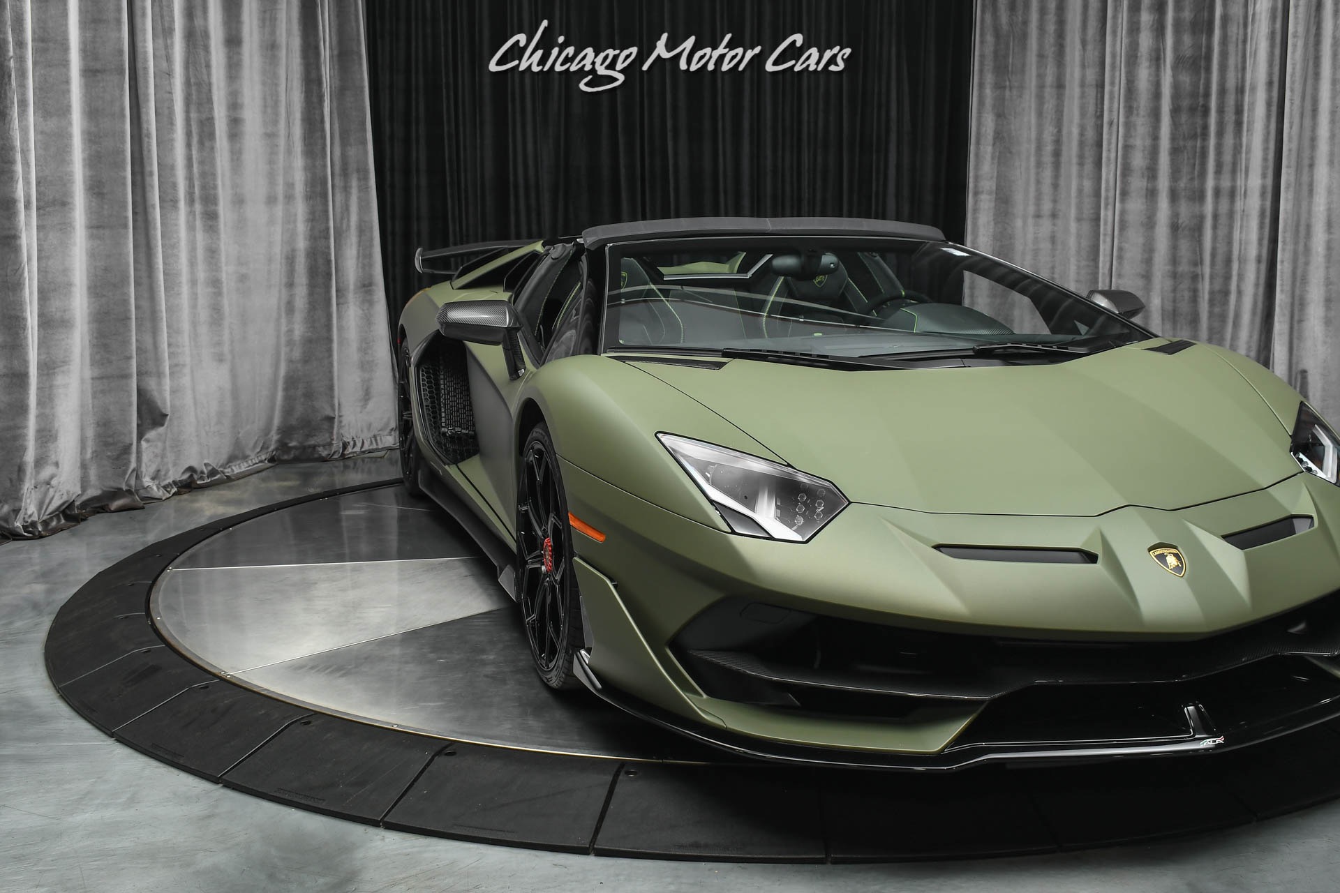 Used-2020-Lamborghini-Aventador-LP770-4-SVJ-Roadster-RARE-Paint-LOADED-Carbon-Fiber-FULL-Ad-Personam