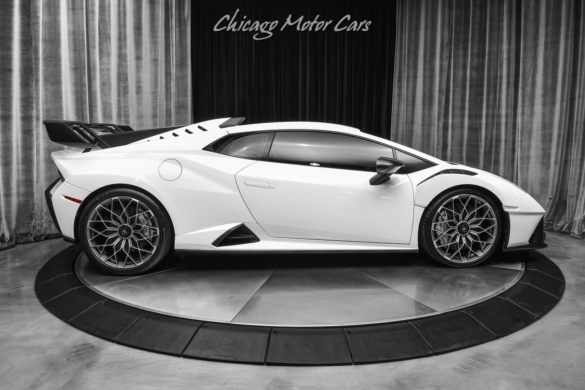 Used-2021-Lamborghini-Huracan-STO-Coupe-Full-Exterior-Carbon-Pack-Full-PPF-Akrapovic-Exhaust