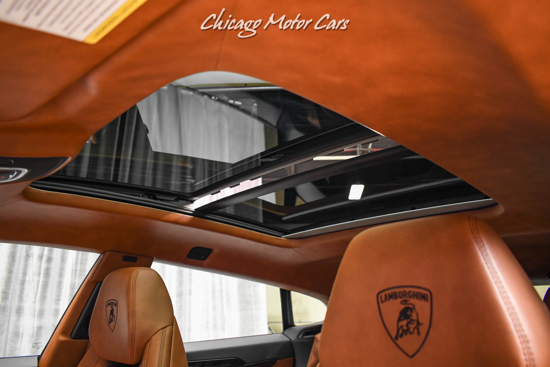 Used-2021-Lamborghini-Urus-SUV-Rare-Color-Combo-Terra-Asia-Interior-ONLY-300-Miles