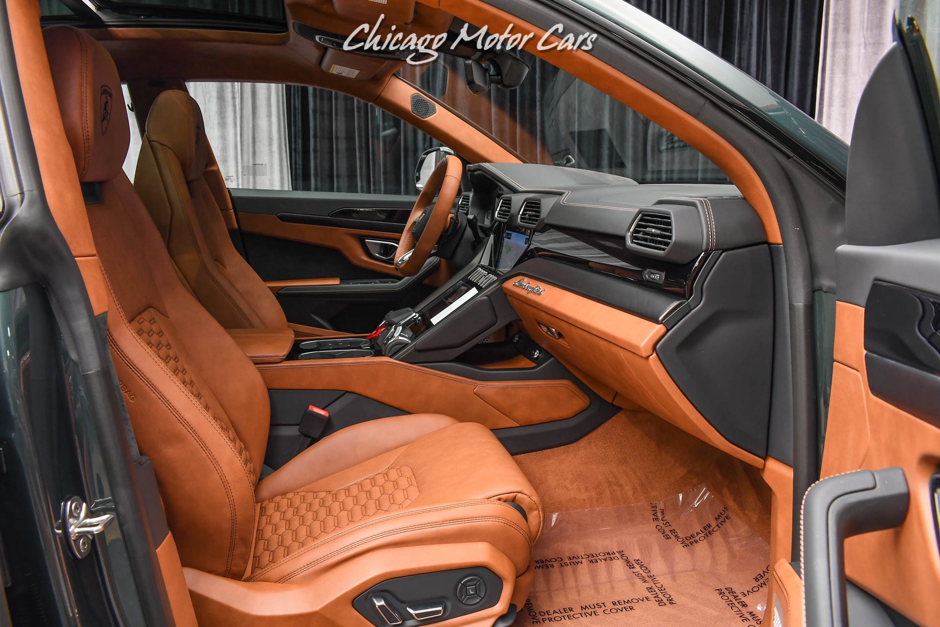 Used-2021-Lamborghini-Urus-SUV-Rare-Color-Combo-Terra-Asia-Interior-ONLY-300-Miles