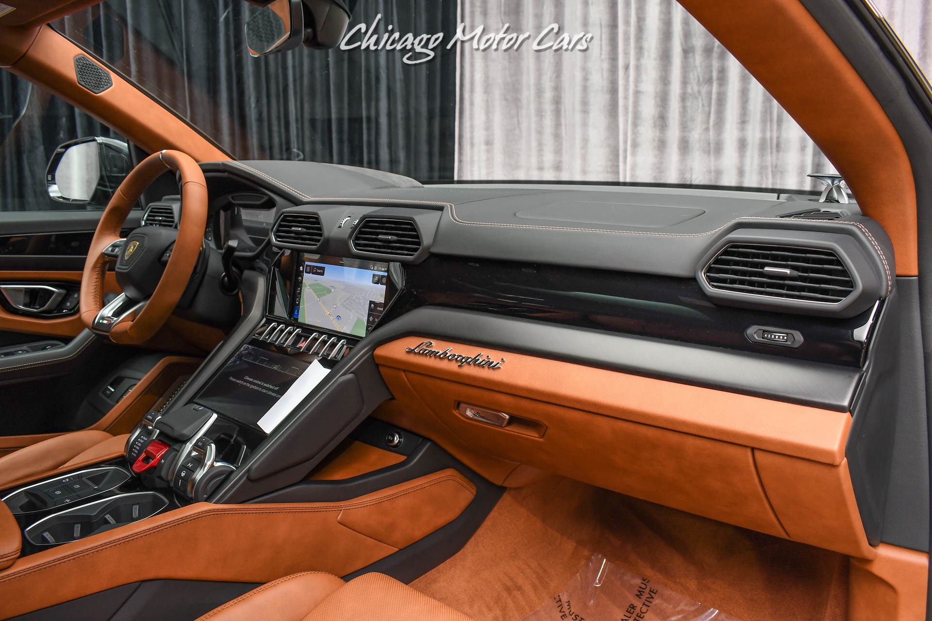 Used-2021-Lamborghini-Urus-SUV-Rare-Color-Combo-Terra-Asia-Interior-ONLY-300-Miles