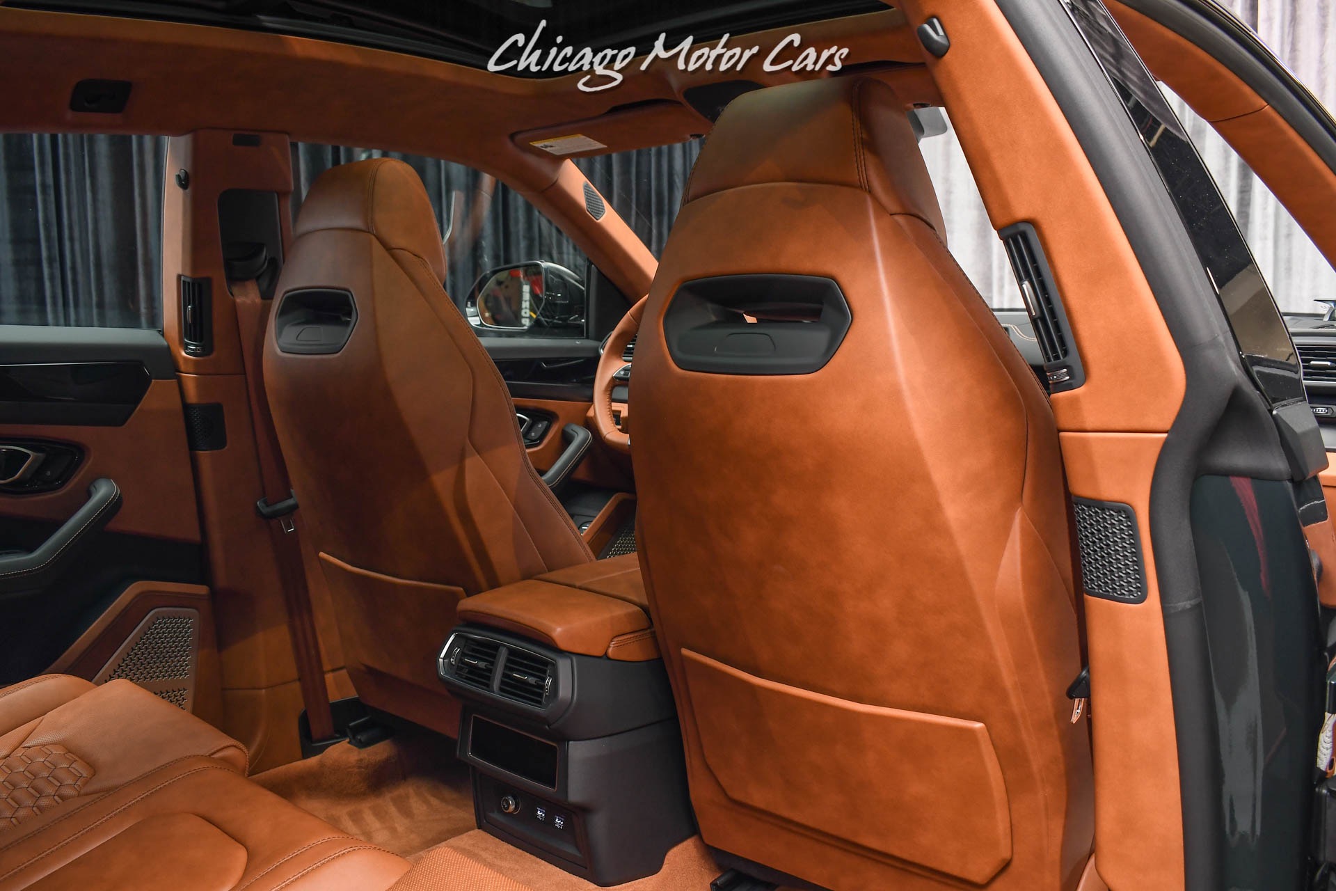 Used-2021-Lamborghini-Urus-SUV-Rare-Color-Combo-Terra-Asia-Interior-ONLY-300-Miles