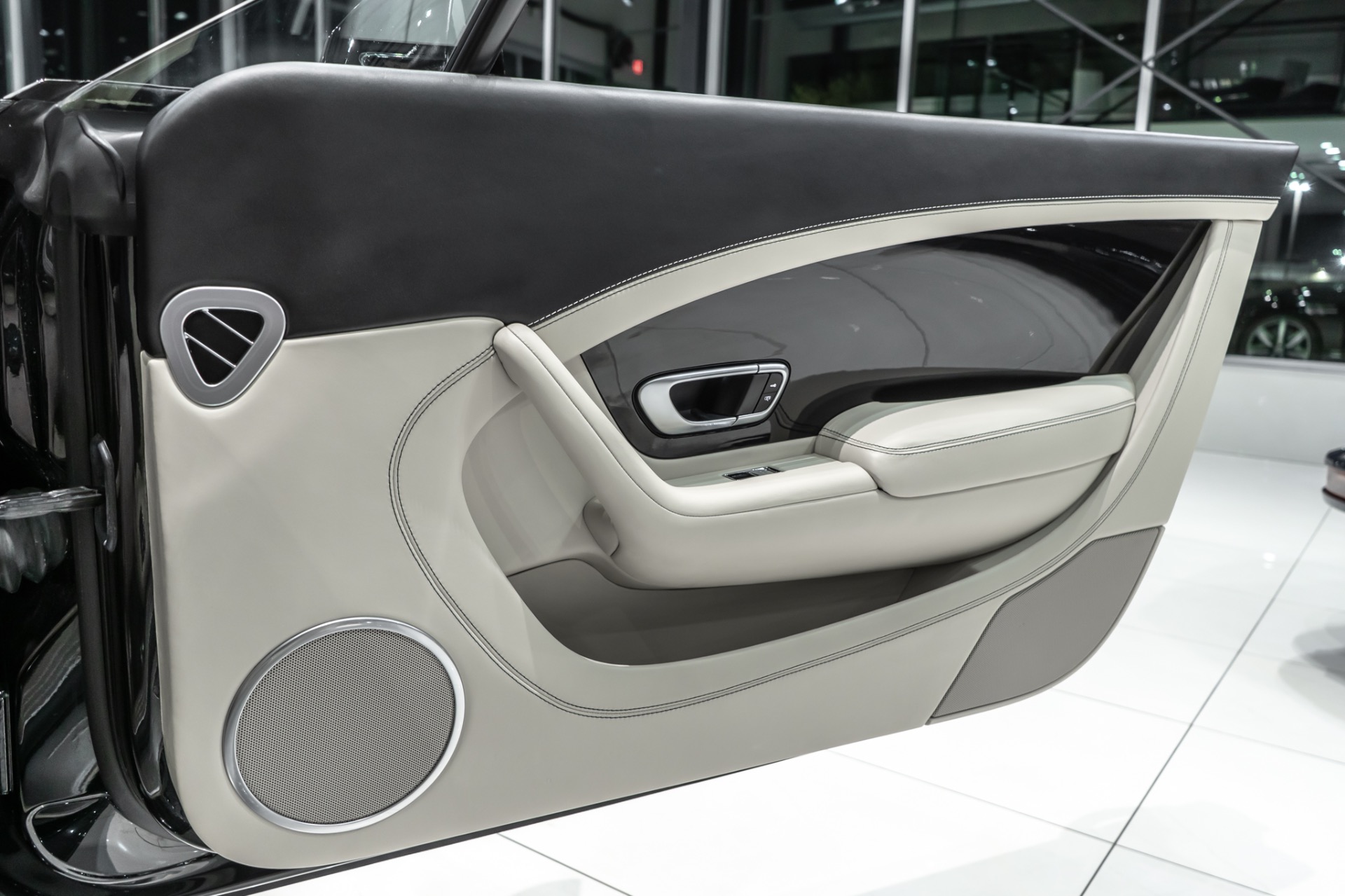Used-2018-Bentley-Continental-GTC-Convertible-258k-MSRP-Massage-Seats-21-inch-Elegant-Wheels-Loaded