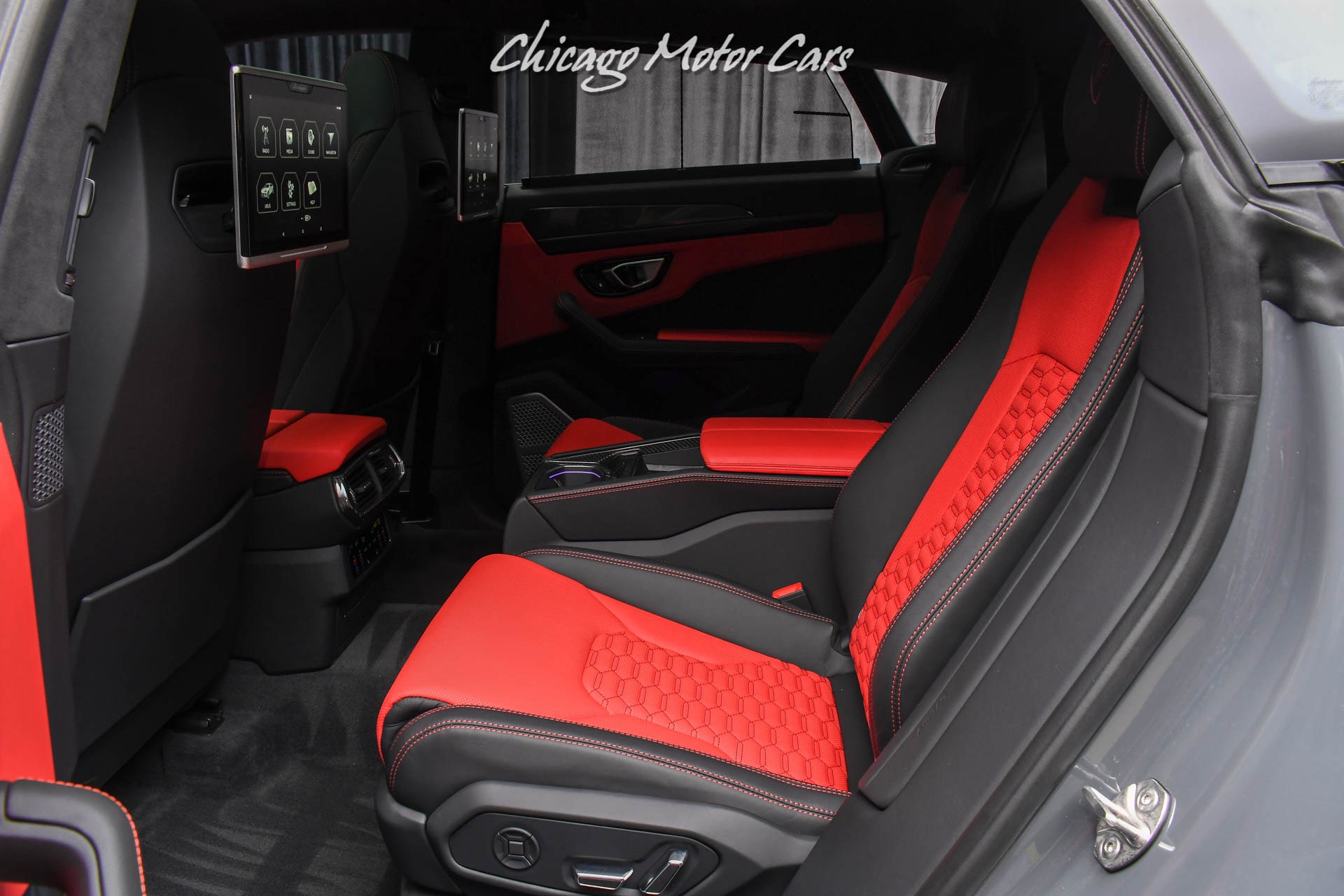 Used-2021-Lamborghini-Urus-SUV-HUGE-MSRP-LOADED-Full-PPF-RARE-Paint-Akrapovic-Exhaust