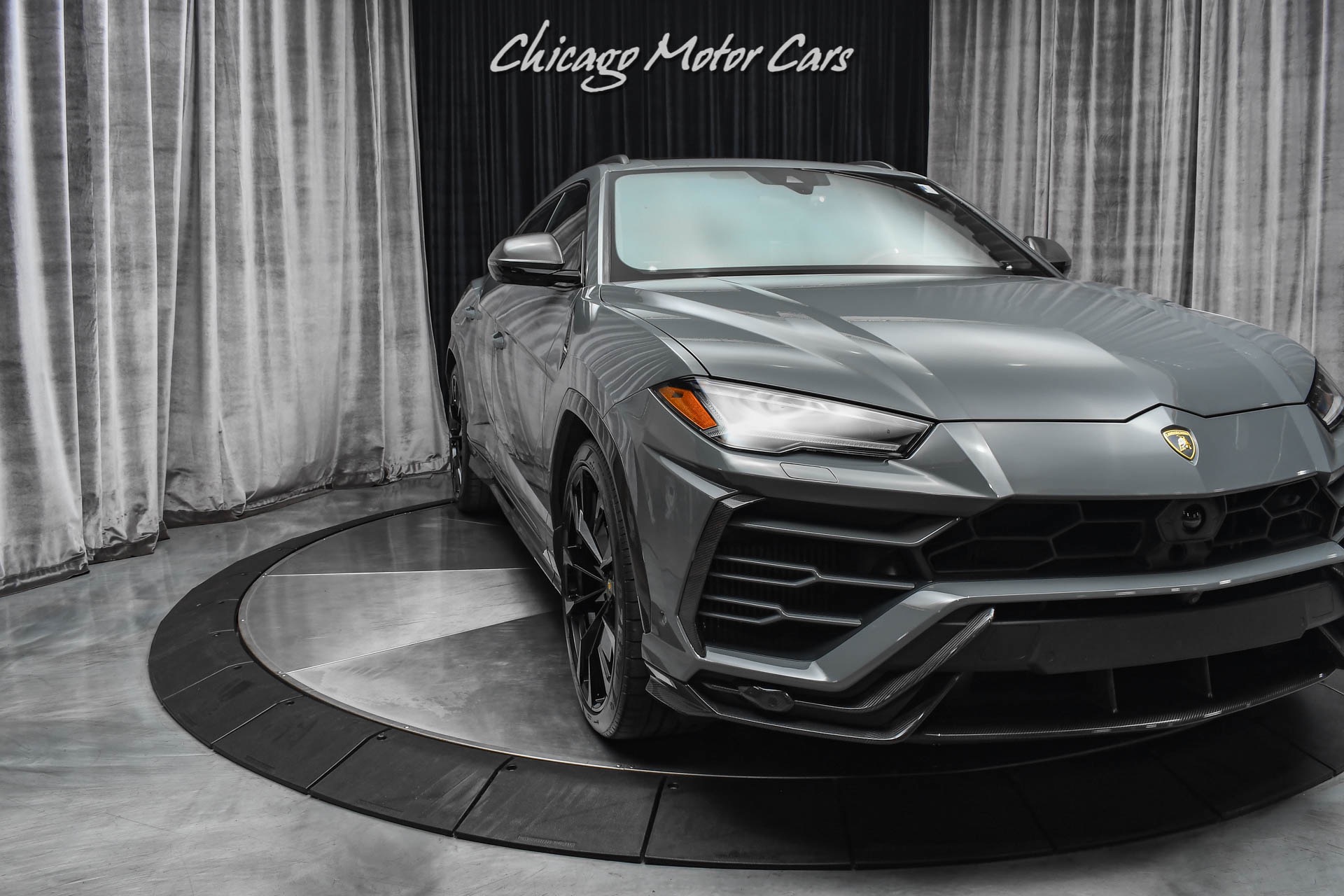 Used-2021-Lamborghini-Urus-SUV-HUGE-MSRP-LOADED-Full-PPF-RARE-Paint-Akrapovic-Exhaust