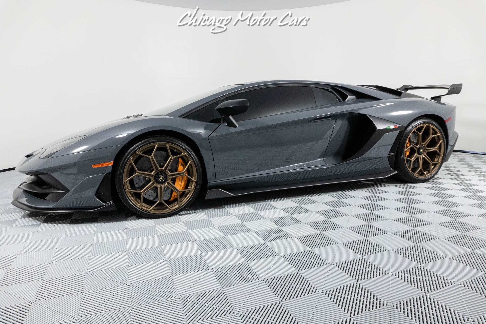 Used-2019-Lamborghini-Aventador-LP770-4-SVJ-Coupe-RARE-Grigio-Telesto-Hot-Color-Combo-SV-Interior-Upgrade