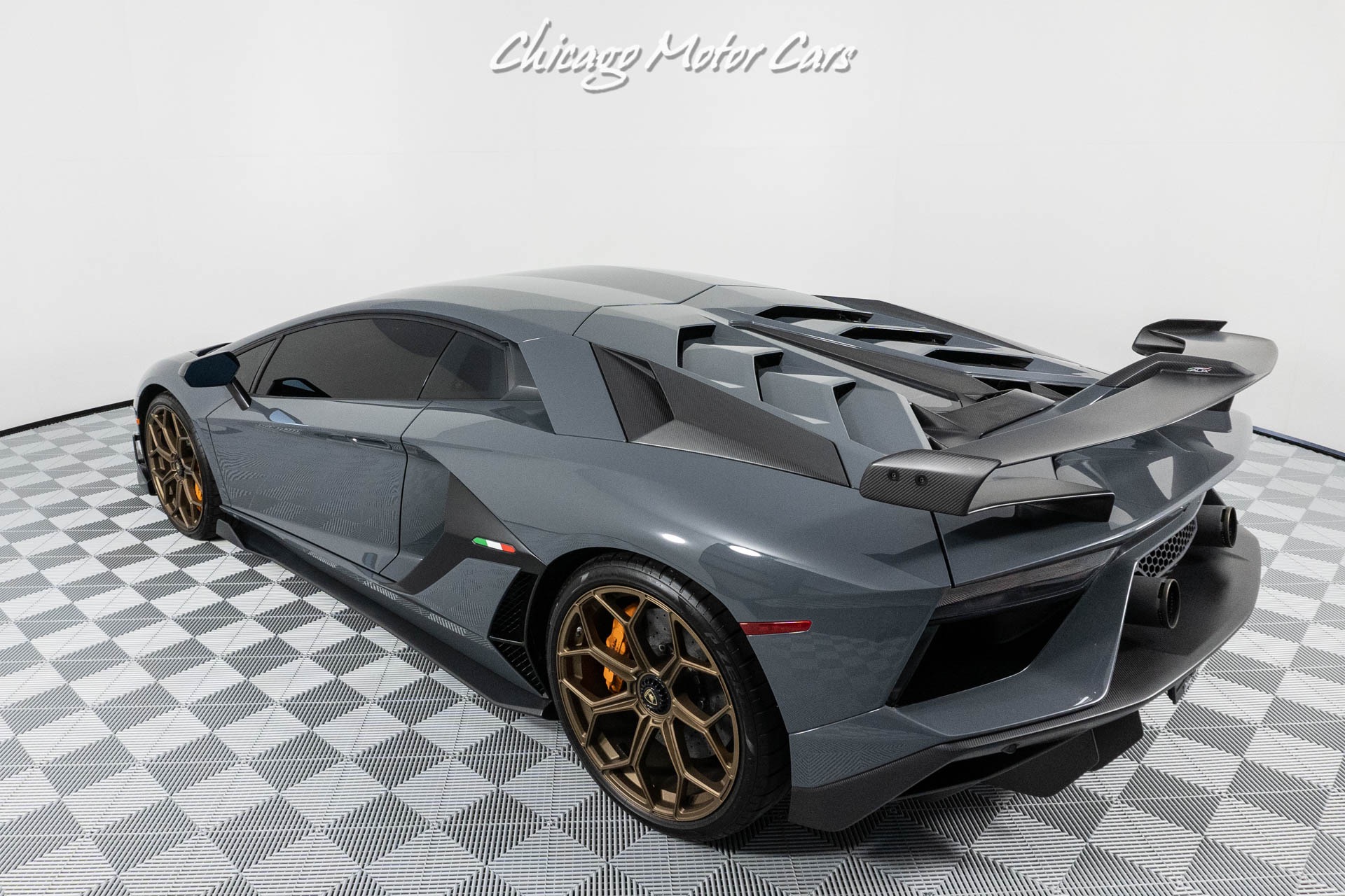 Used-2019-Lamborghini-Aventador-LP770-4-SVJ-Coupe-RARE-Grigio-Telesto-Hot-Color-Combo-SV-Interior-Upgrade