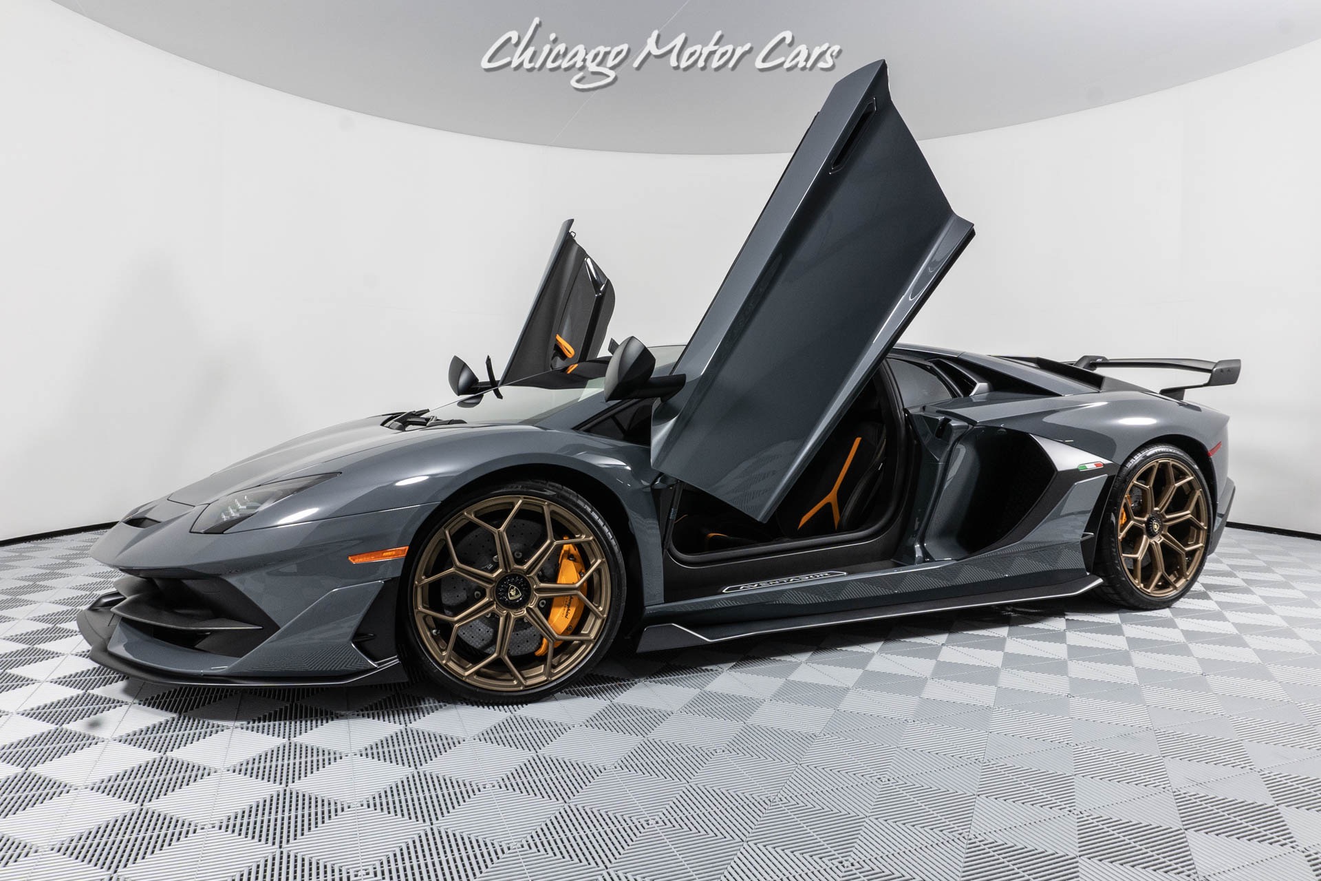 Used-2019-Lamborghini-Aventador-LP770-4-SVJ-Coupe-RARE-Grigio-Telesto-Hot-Color-Combo-SV-Interior-Upgrade