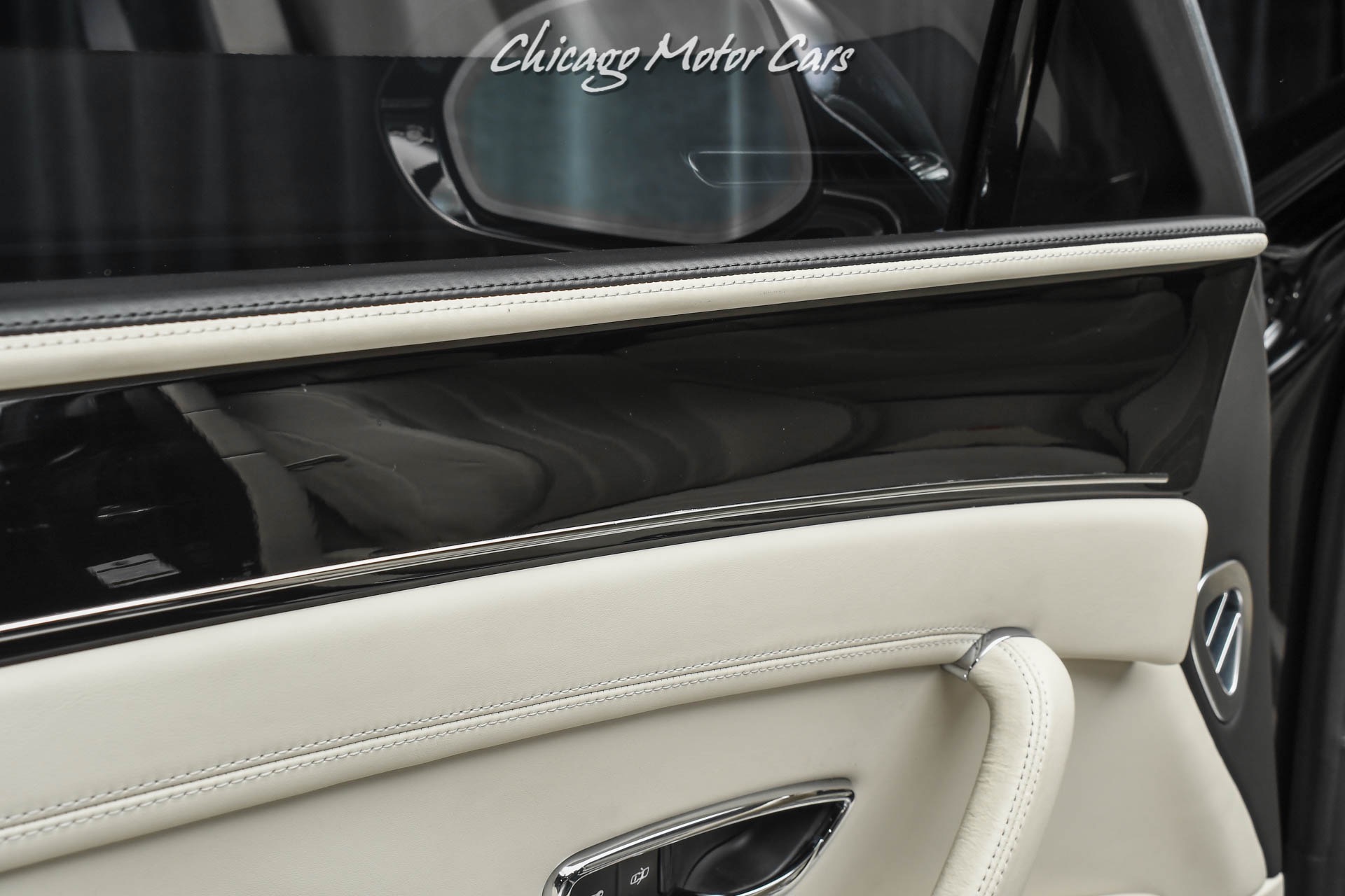Used-2014-Bentley-Flying-Spur-Sedan-W12-Luxury-Veneered-Picnic-Tables-Matrix-Grille-21s-LOADED