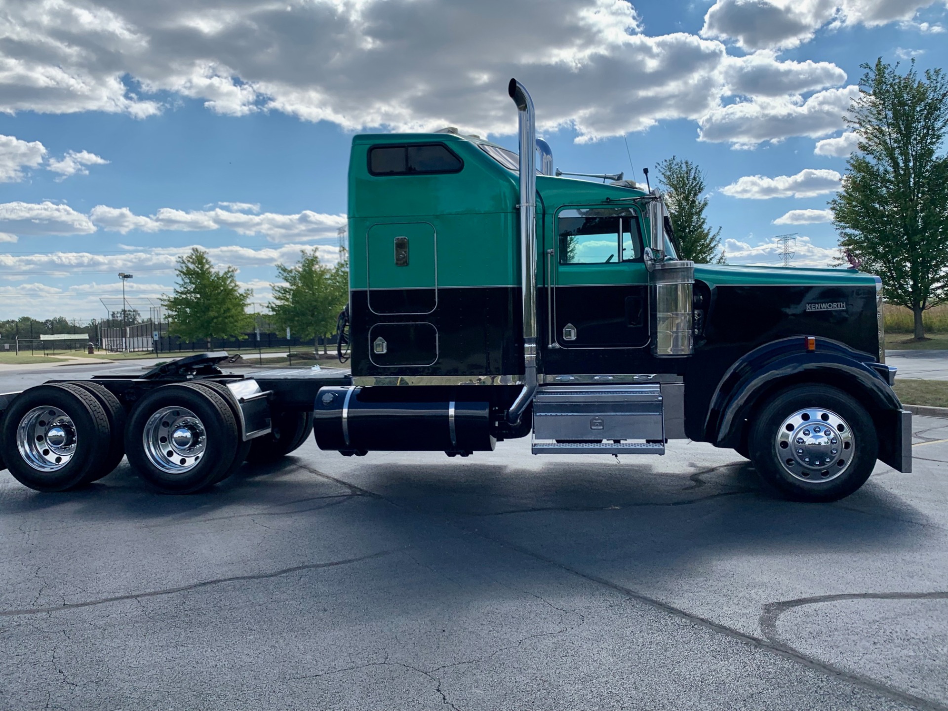 Used-1997-Kenworth-W900-Sleeper---Detroit-Diesel---485-HP---13-Speed---RECENT-INFRAME