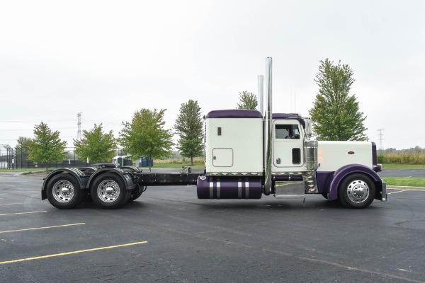 Used 2008 Peterbilt 389 Sleeper - ISX15 - 600 HP - 18 Speed - 40K Rears for sale Sold at Chicago Motor Cars in West Chicago IL 60185 4