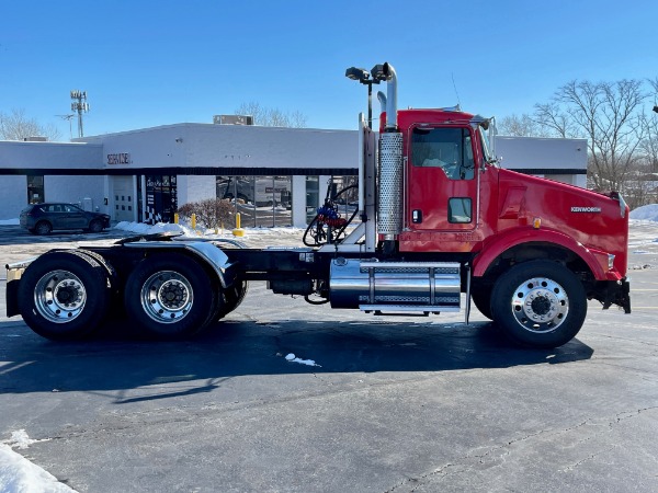 Used 2005 Kenworth T800 Daycab - CAT C15 - 475 Horsepower - 10 Speed Manual for sale Sold at Chicago Motor Cars in West Chicago IL 60185 4
