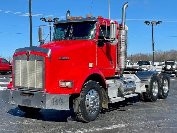 Used 2005 Kenworth T800 Daycab - CAT C15 - 475 Horsepower - 10 Speed Manual for sale Sold at Chicago Motor Cars in West Chicago IL 60185 1