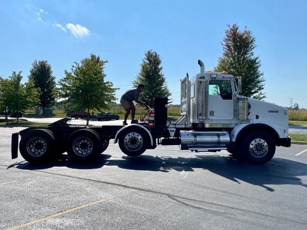Used 2001 Kenworth T800 Tri-Axle Day Cab - CAT C15 - 515 HP - 46K Rears! for sale Sold at Chicago Motor Cars in West Chicago IL 60185 4