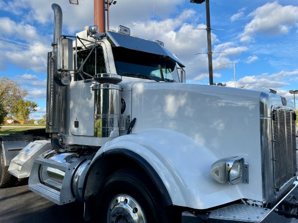 Used-2005-Peterbilt-378-Day-Cab---CAT-C15---475HP---18-Speed-with-AUX-TRANS--