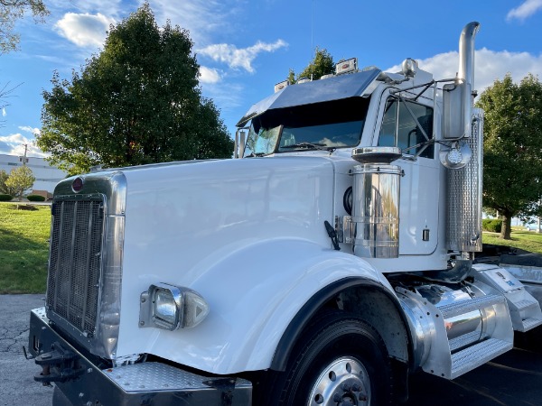 Used-2005-Peterbilt-378-Day-Cab---CAT-C15---475HP---18-Speed-with-AUX-TRANS--