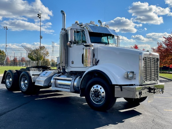 Used 2005 Peterbilt 378 Day Cab - CAT C15 - 475HP - 18 Speed with AUX TRANS - for sale Sold at Chicago Motor Cars in West Chicago IL 60185 3