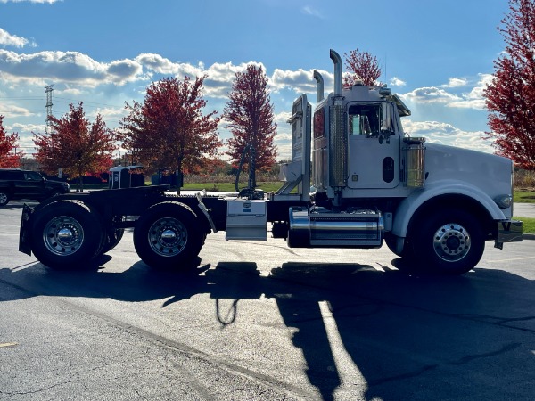 Used 2005 Peterbilt 378 Day Cab - CAT C15 - 475HP - 18 Speed with AUX TRANS - for sale Sold at Chicago Motor Cars in West Chicago IL 60185 4