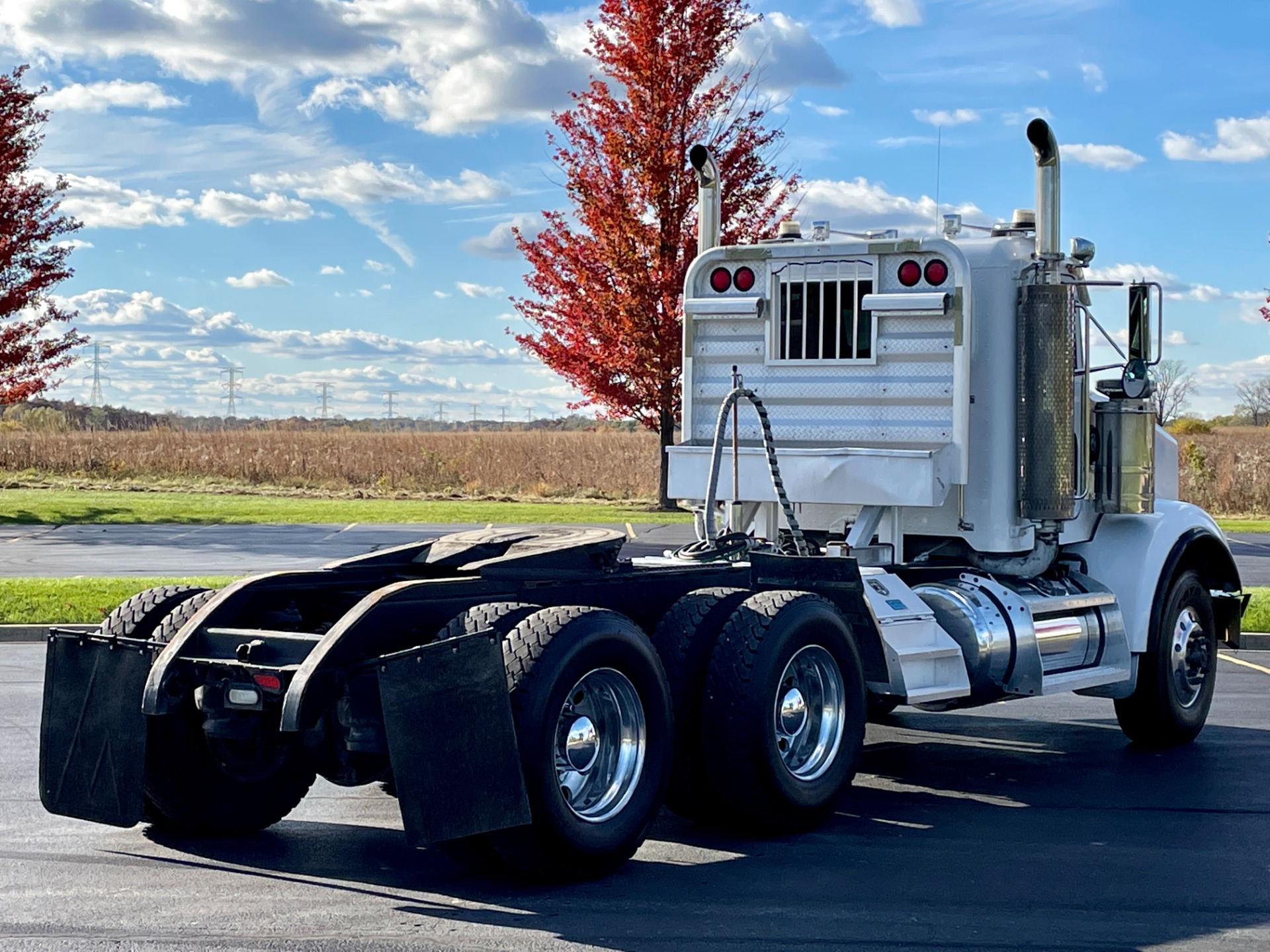 Used-2005-Peterbilt-378-Day-Cab---CAT-C15---475HP---18-Speed-with-AUX-TRANS--